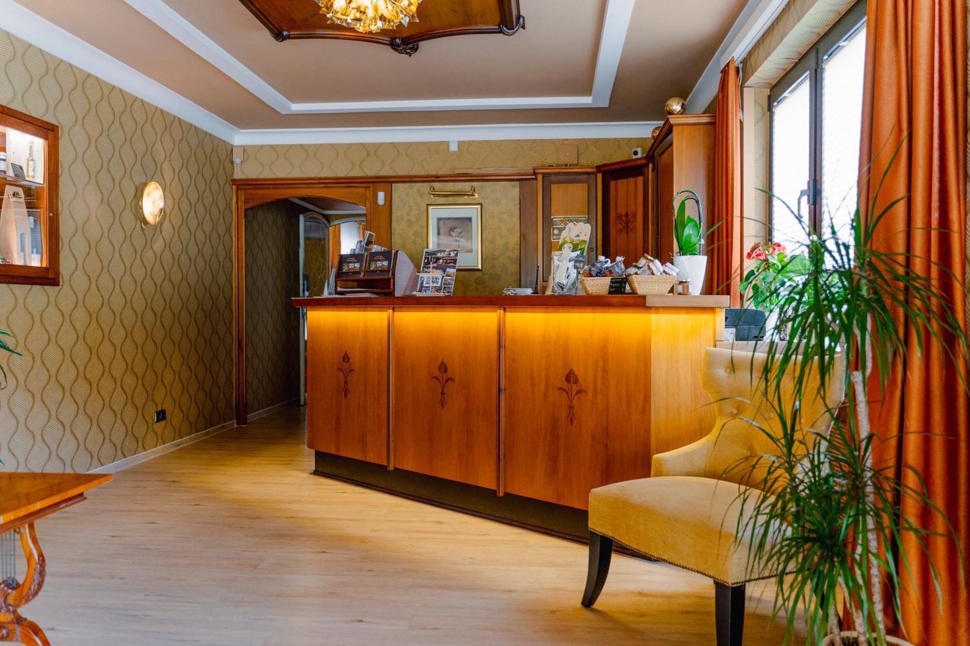 Hotel Unter Den Linden Рюдесхайм-на-Рейне Экстерьер фото