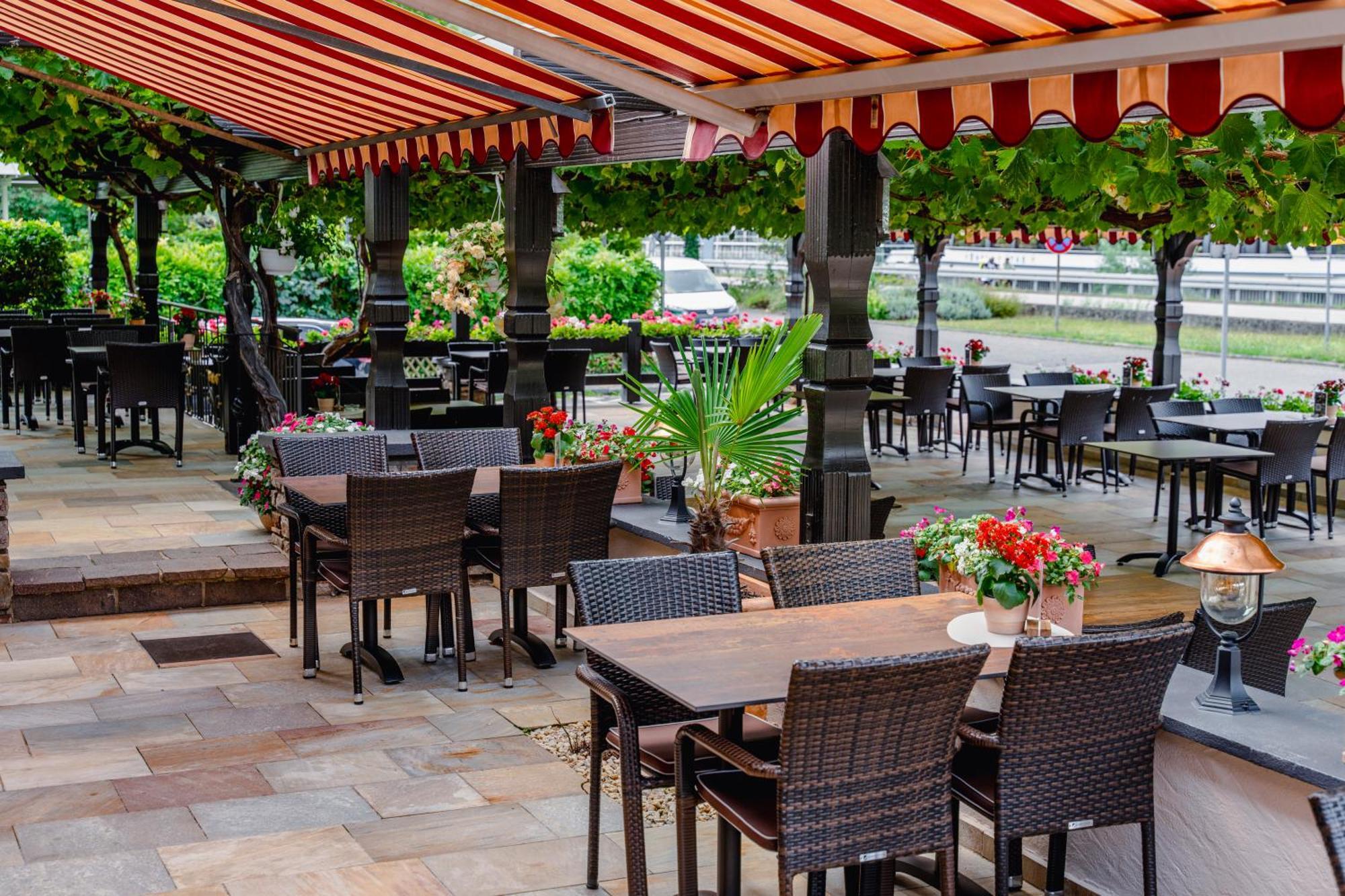 Hotel Unter Den Linden Рюдесхайм-на-Рейне Экстерьер фото