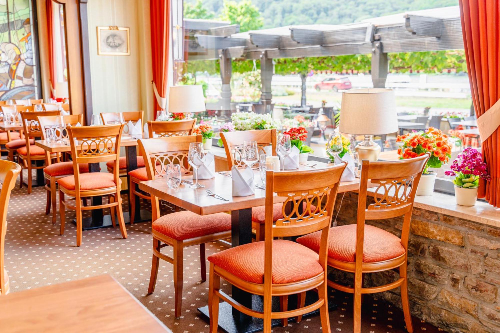 Hotel Unter Den Linden Рюдесхайм-на-Рейне Экстерьер фото