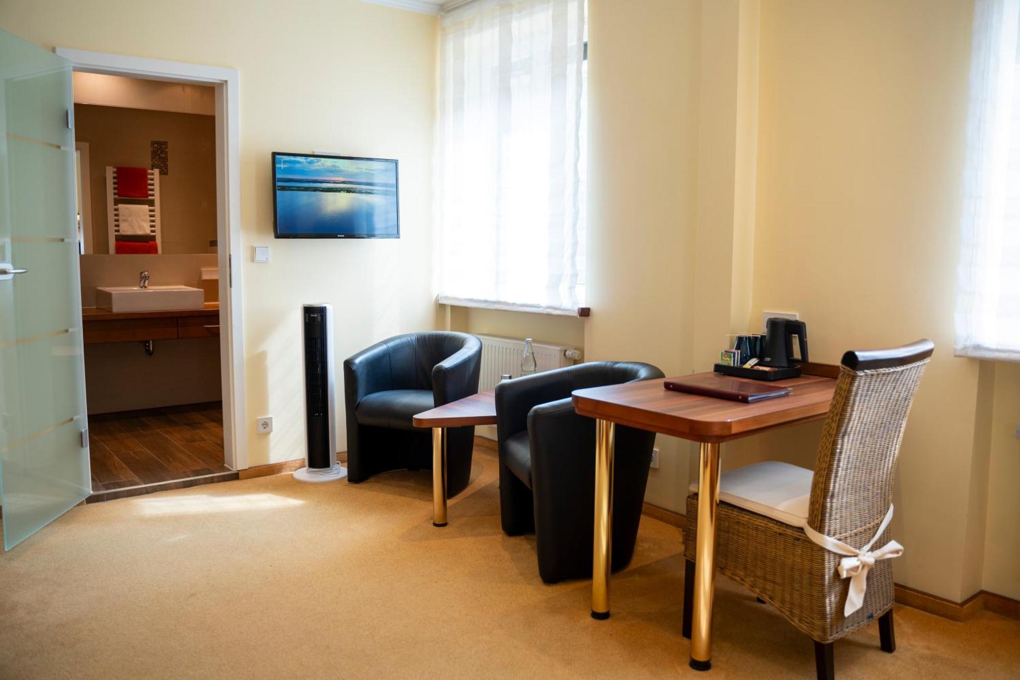 Hotel Unter Den Linden Рюдесхайм-на-Рейне Экстерьер фото