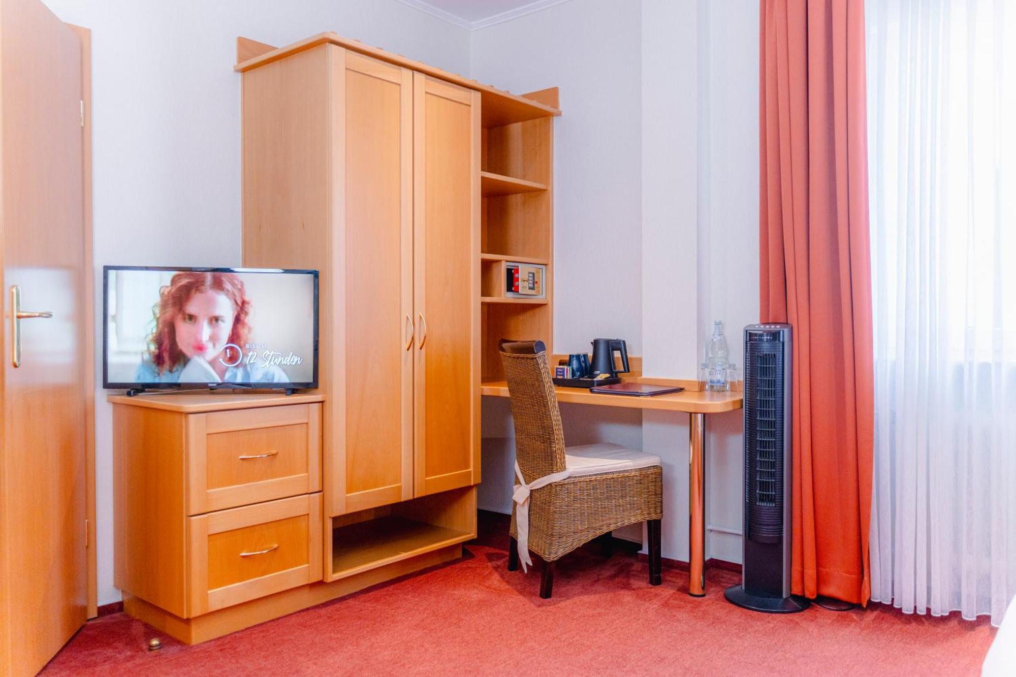 Hotel Unter Den Linden Рюдесхайм-на-Рейне Экстерьер фото